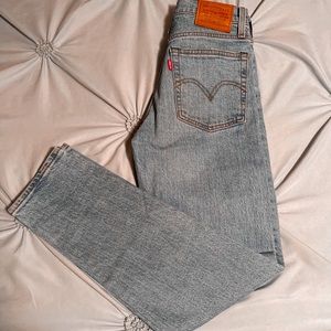 Wedgie Fit Levi Jeans